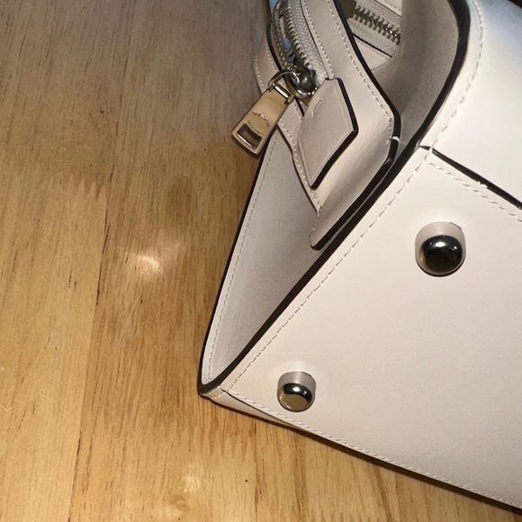 Coach NWOT Beige Satchel Bag Missing Crossbody Strap - Picture 5 of 11